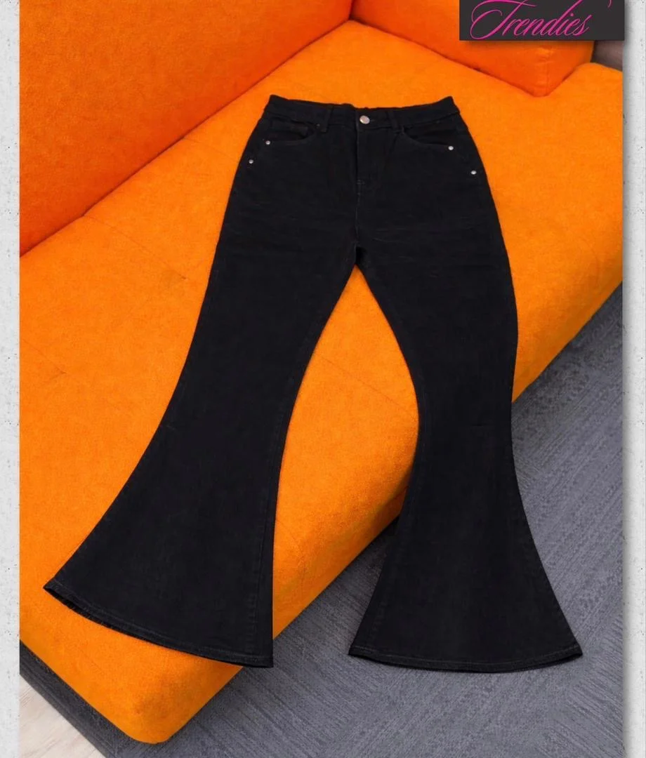 Ultra Flared Black Denim – Bold Retro Streetwear.