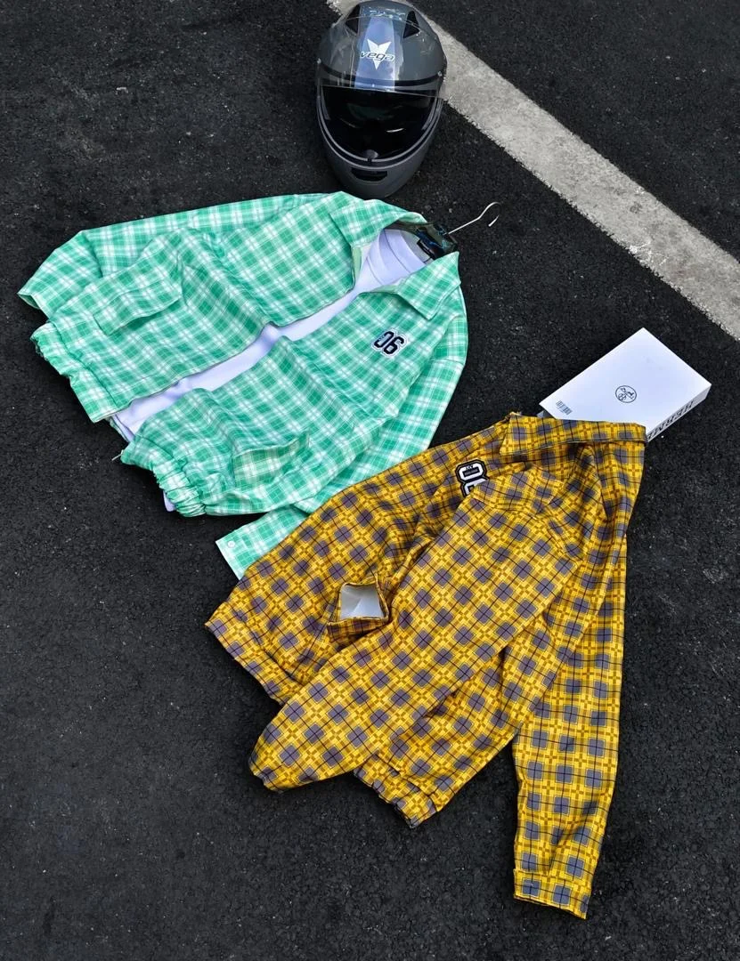 Vintage Plaid Zip Jackets – Retro Streetwear Reimagined.